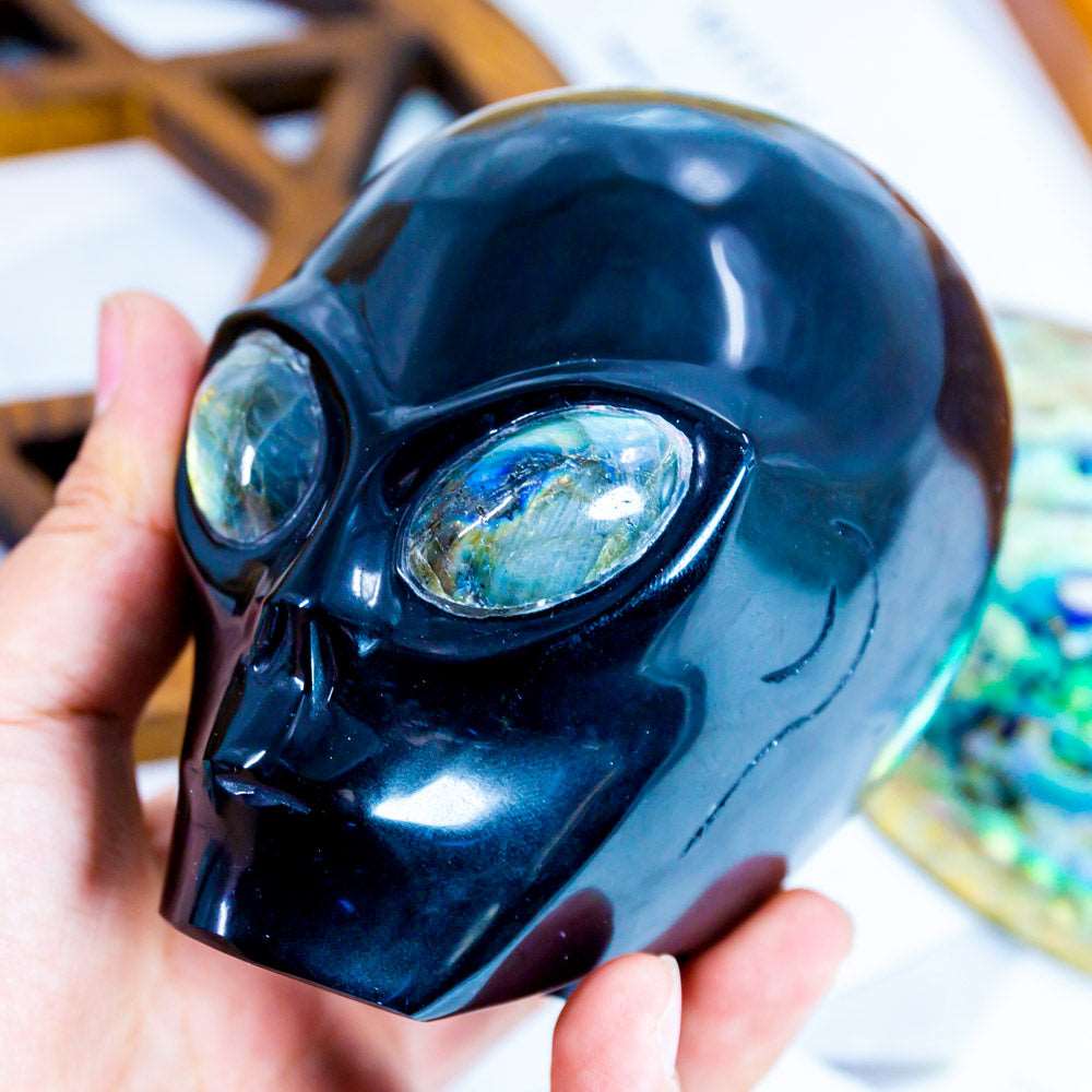 Reikistal Alien Skull With Labradorite Eyes