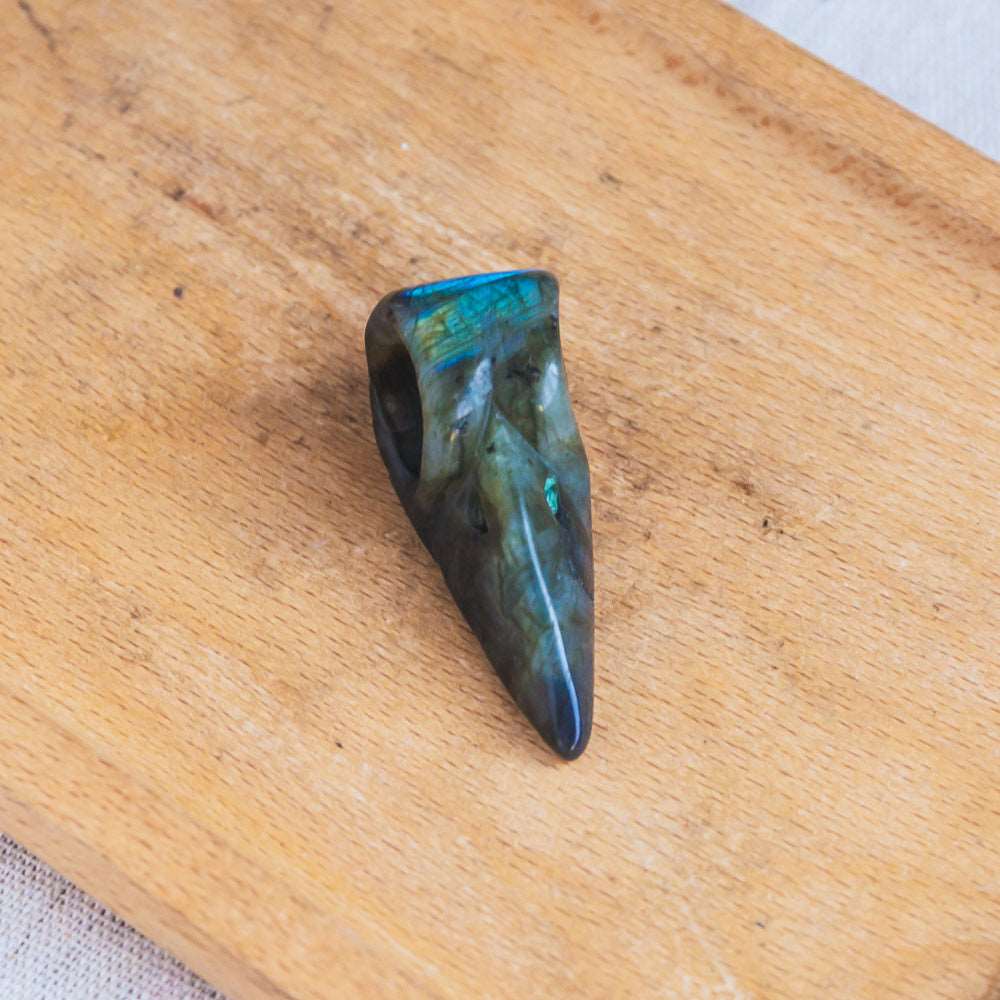 Reikistal 2'' Labradorite Raven Skull