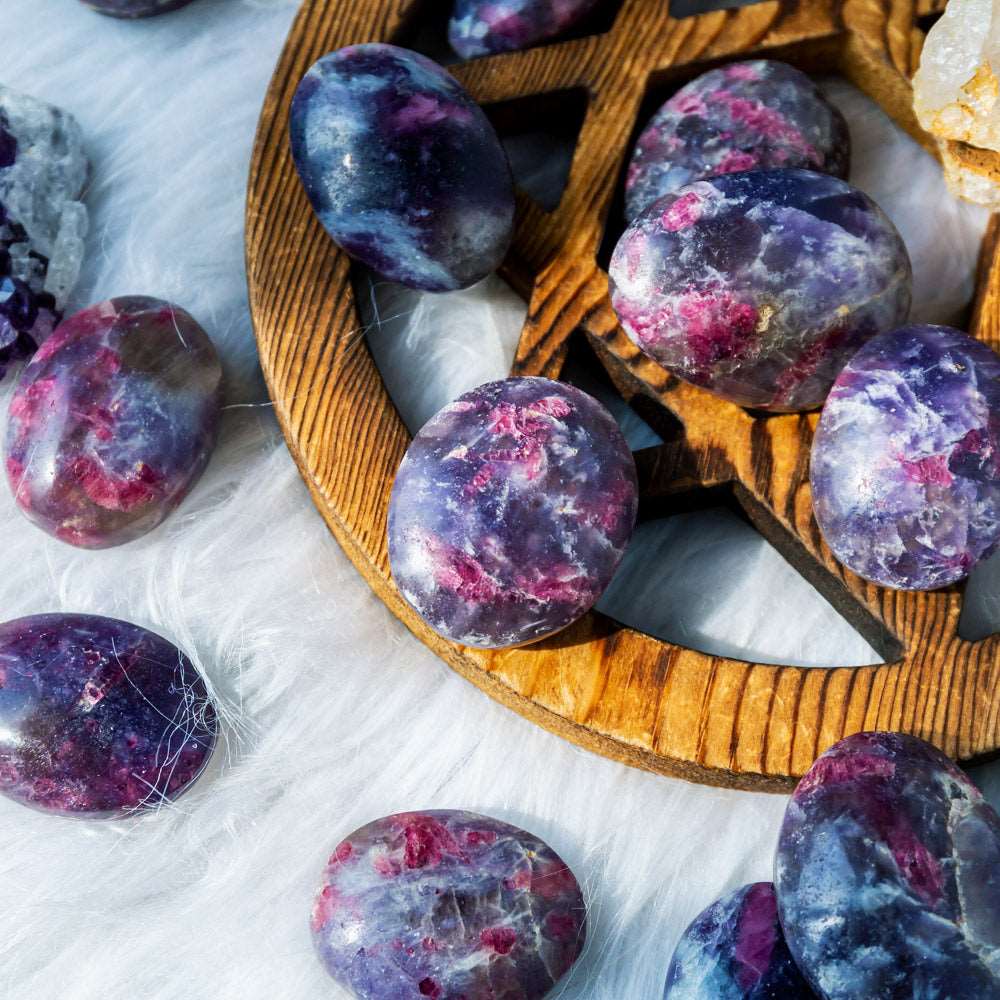 Reikistal Unicorn Stone Palm Stone