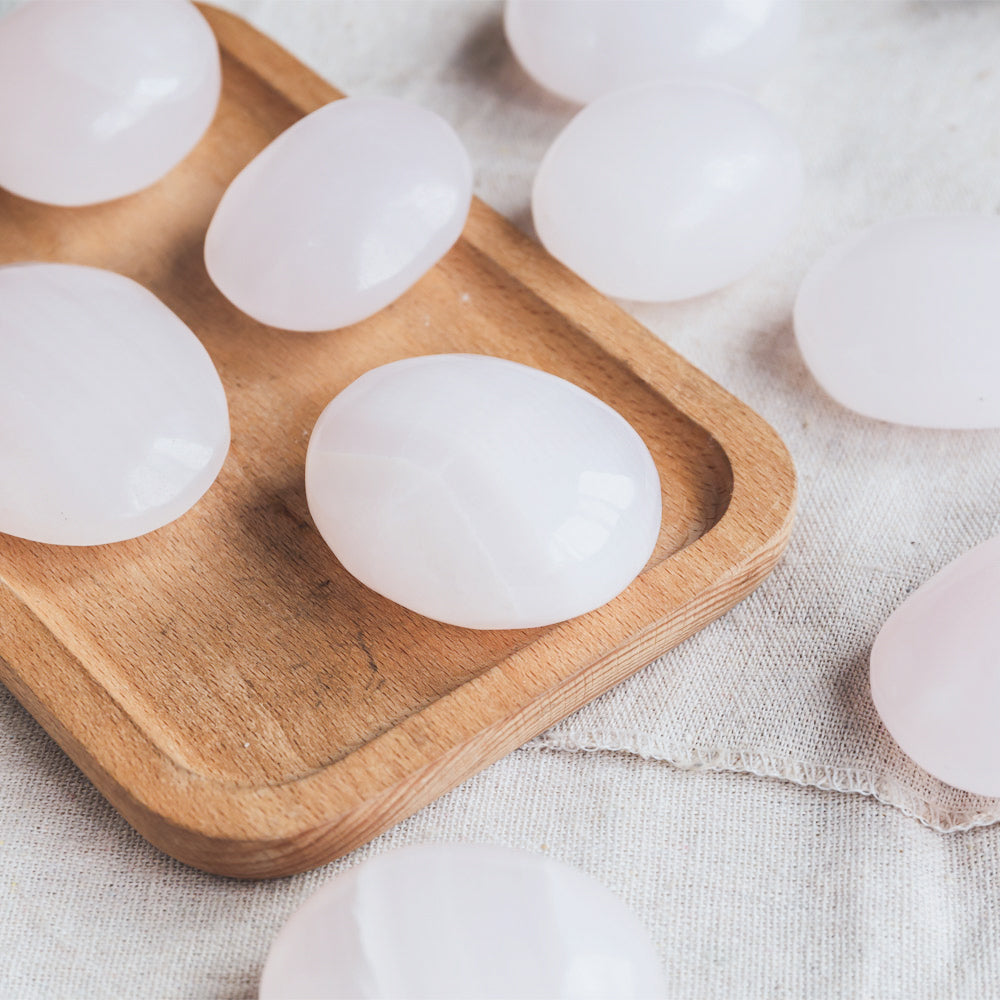 Reikistal Pink Calcite Palm Stone