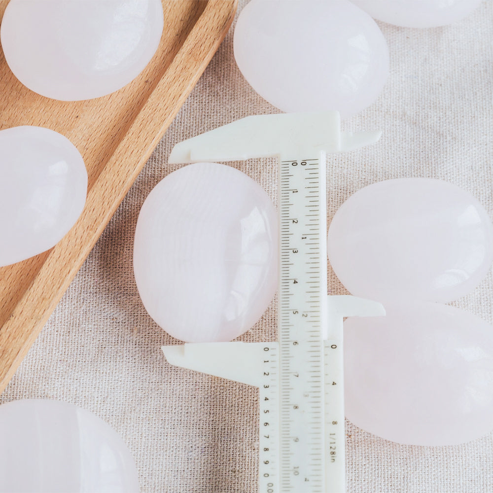 Reikistal Pink Calcite Palm Stone