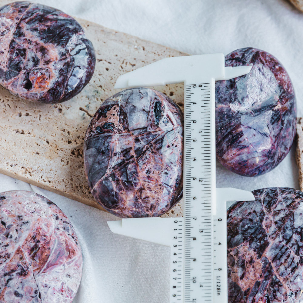 Reikistal Red Violet Palm Stone