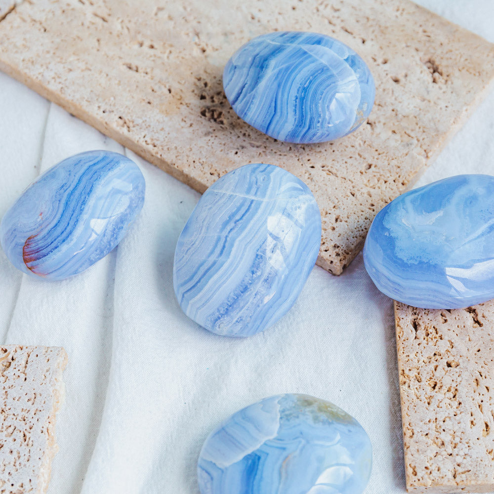 Reikistal Blue Lace Agate Palm Stone