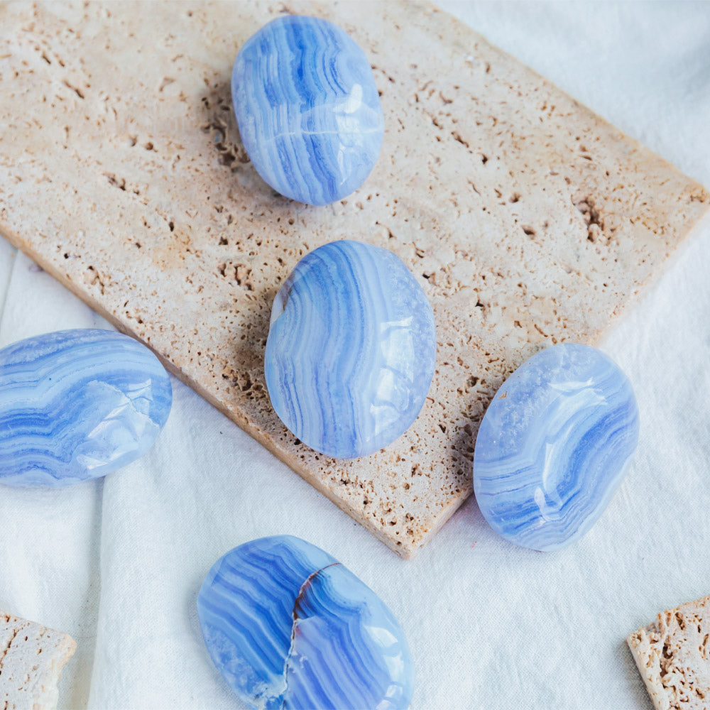 Reikistal Blue Lace Agate Palm Stone