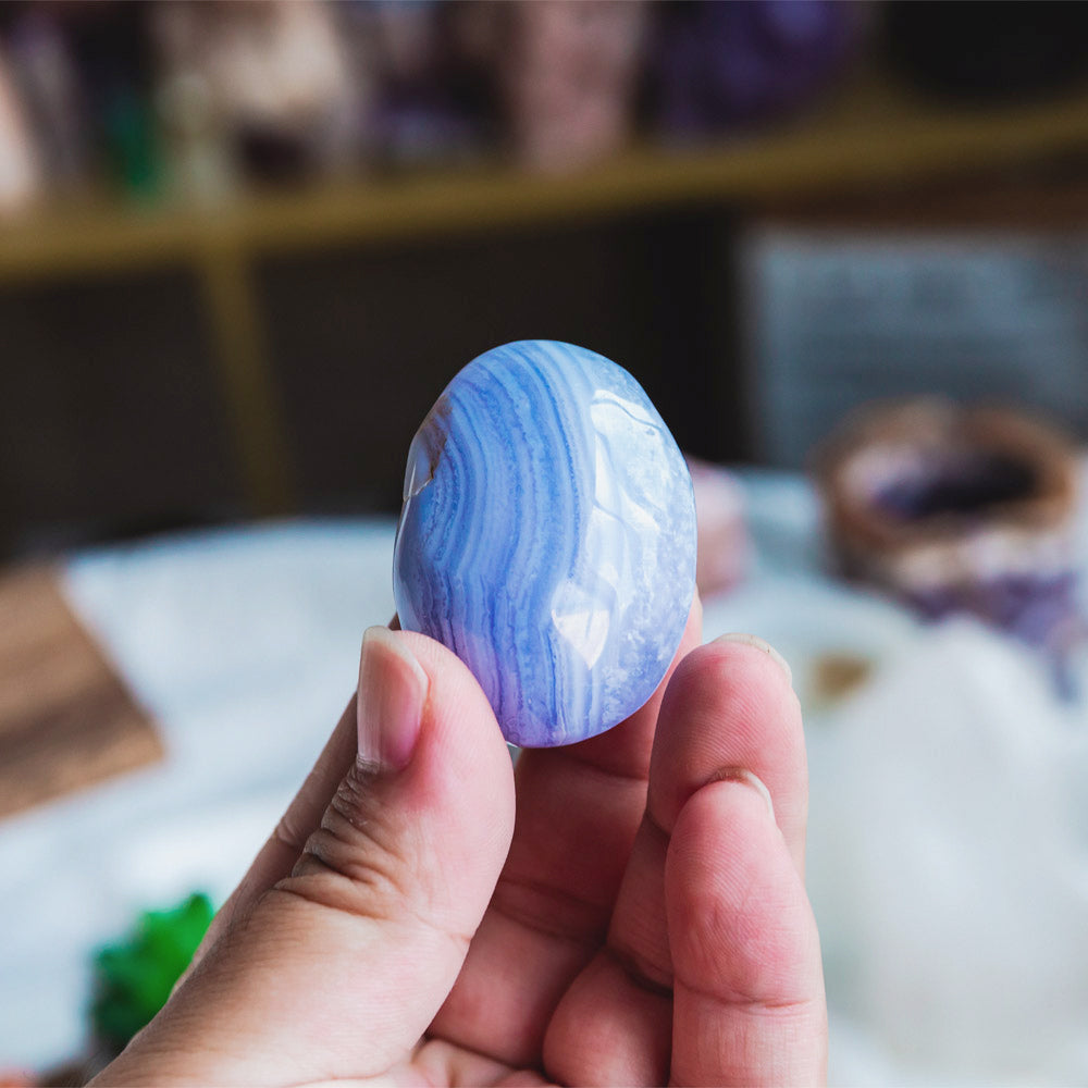 Reikistal Blue Lace Agate Palm Stone