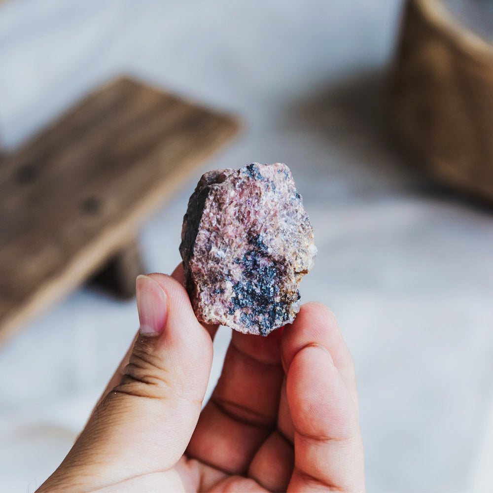 Reikistal Rhodonite Raw Stone