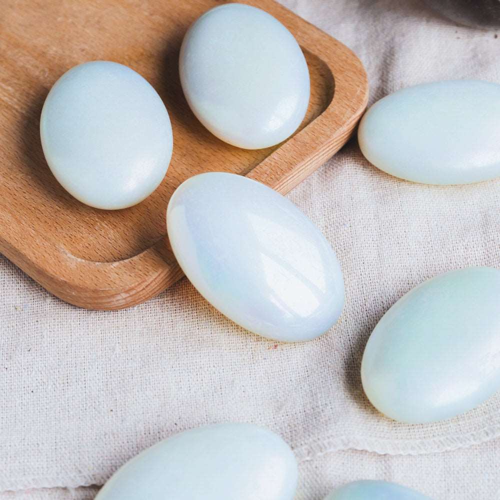 Reikistal Aura Opal Palm Stone