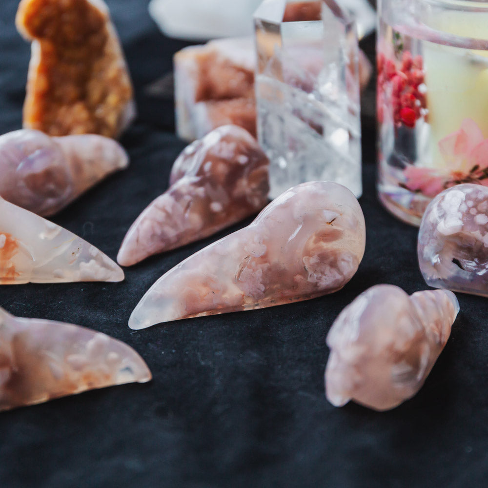 Reikistal Flower Agate Raven Skull