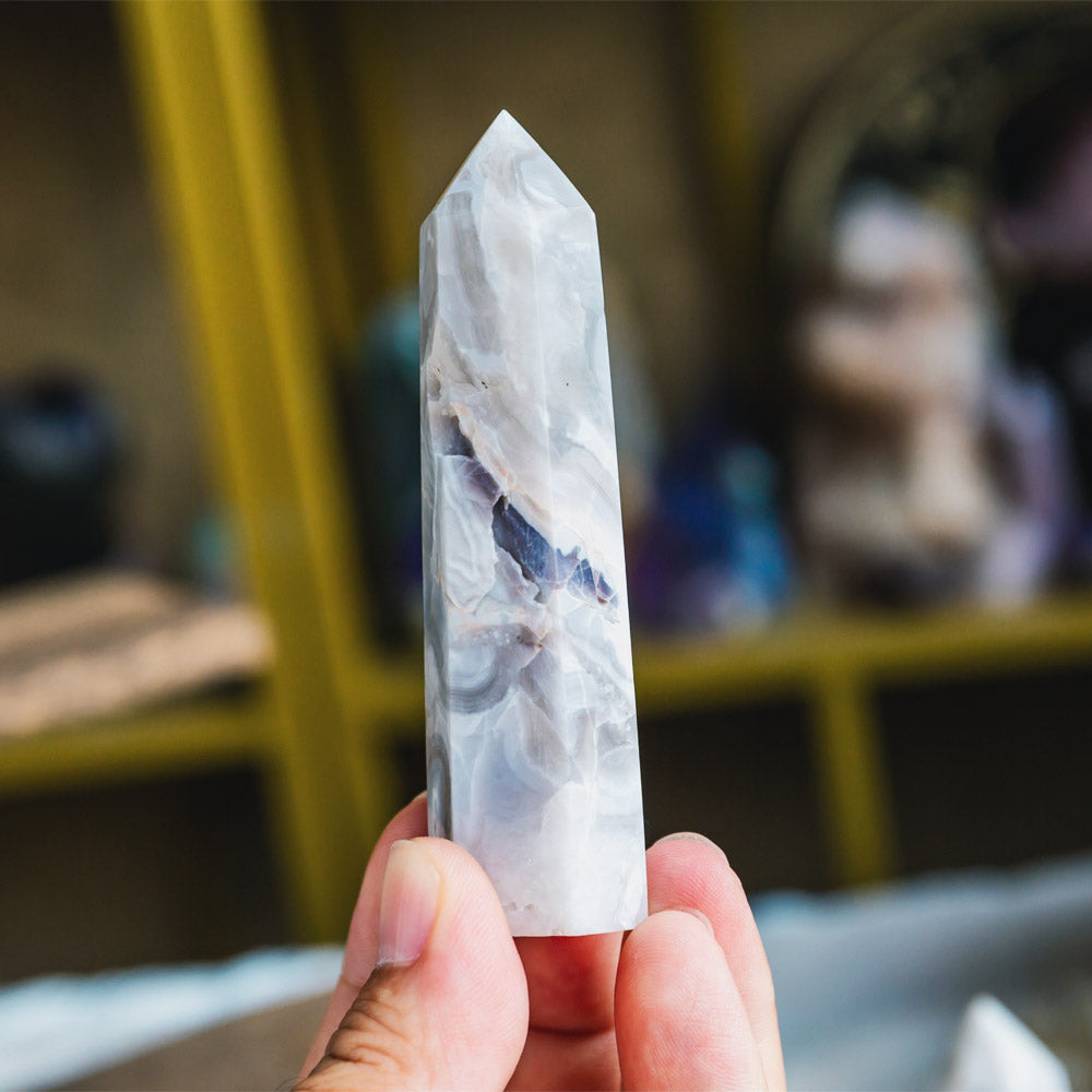 Reikistal White Crazy Lace Agate Point