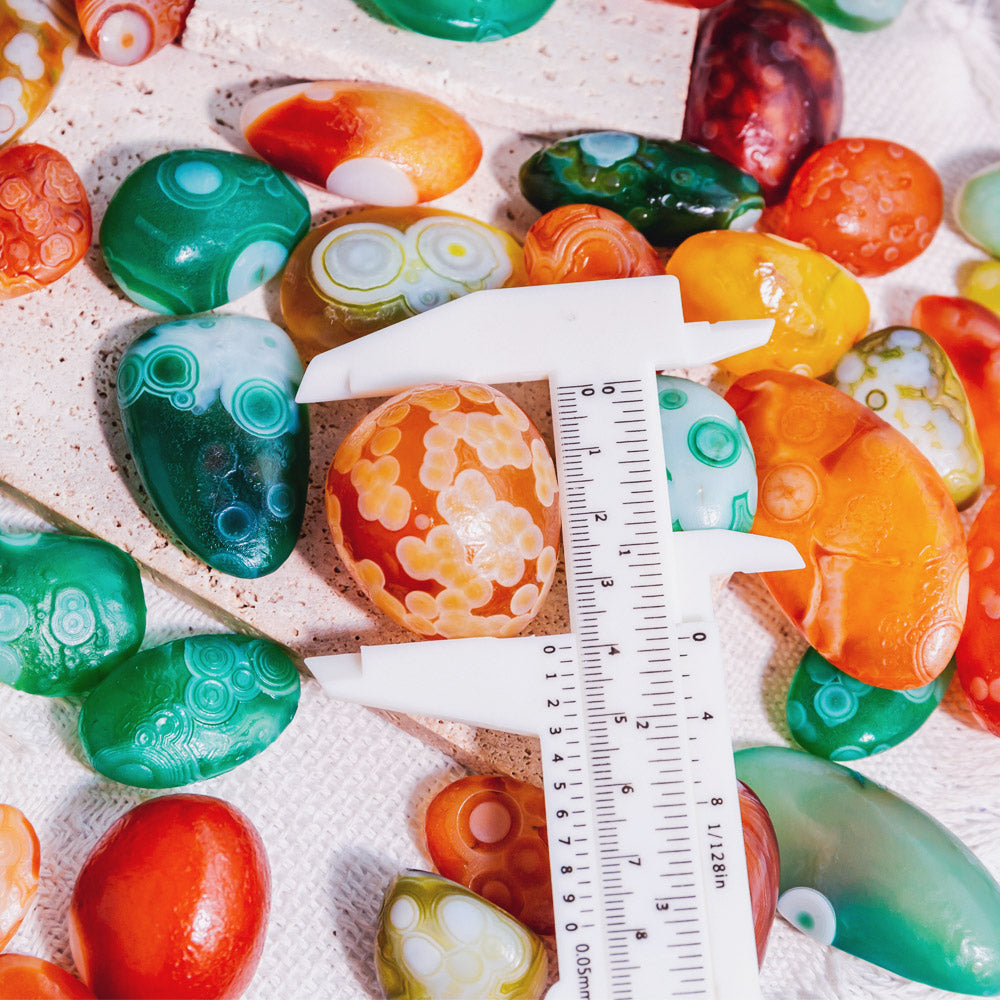 Reikistal Colored Agate Palm Stone