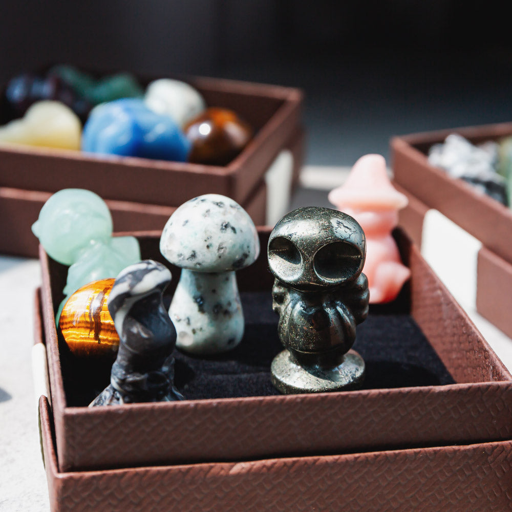 Reikicrystal Halloween Miniature Carving Gift Box - Natural Crystal