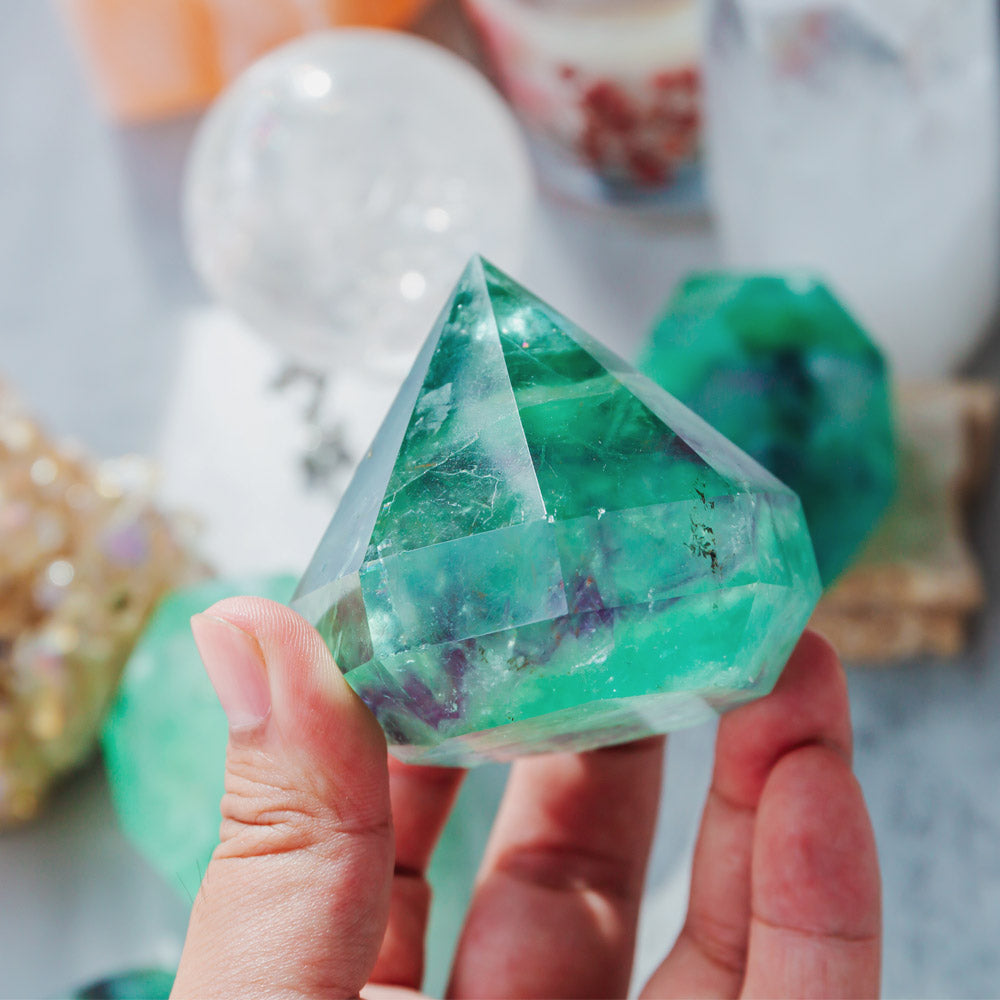 Reikistal Green Fluorite Diamond Point