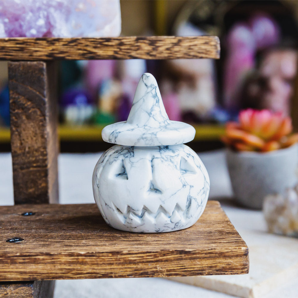 Reikistal Howlite Wizard Hat Pumpkin