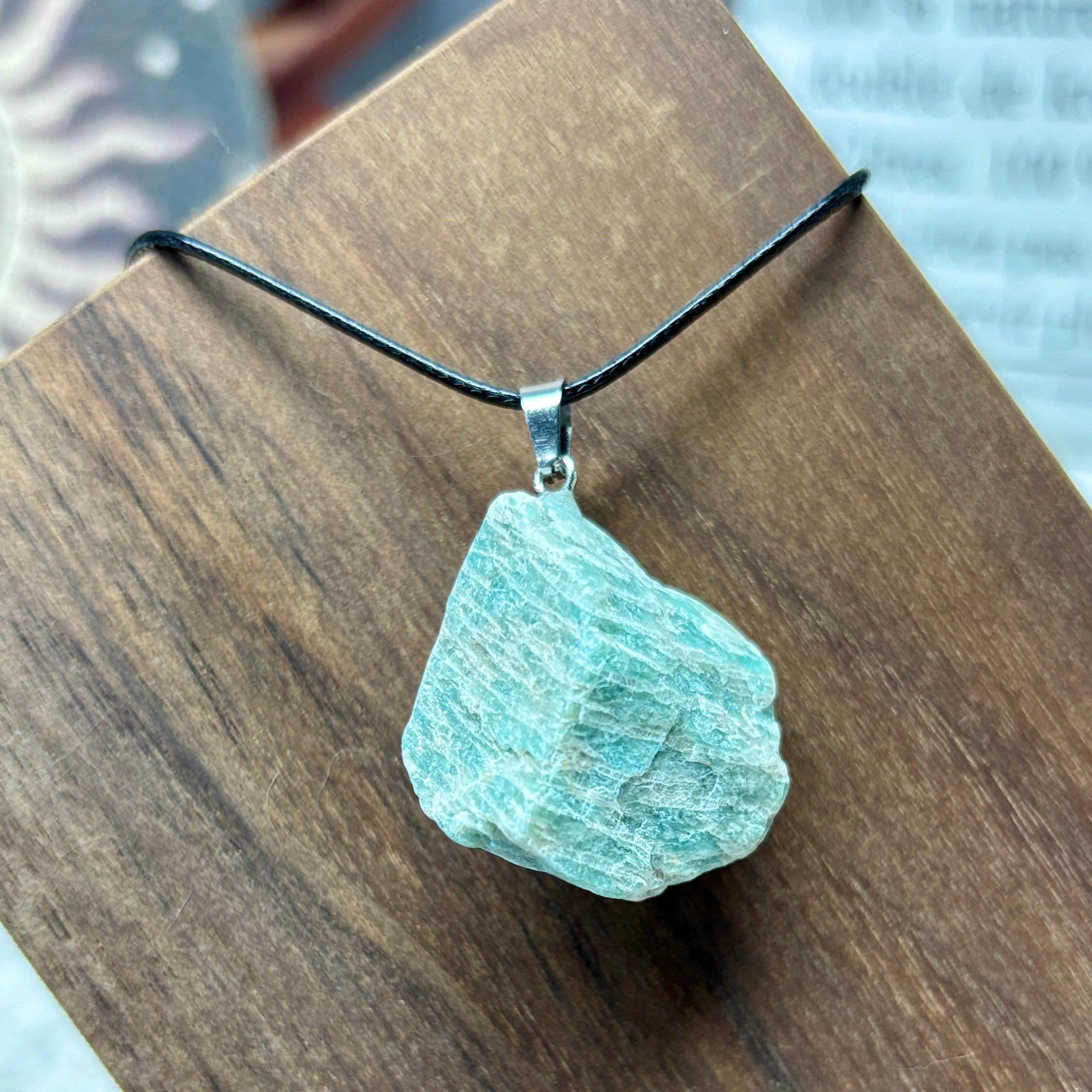 Reikicrystal Irregular Crystal Stone Wire-Wrapped Pendant Necklace