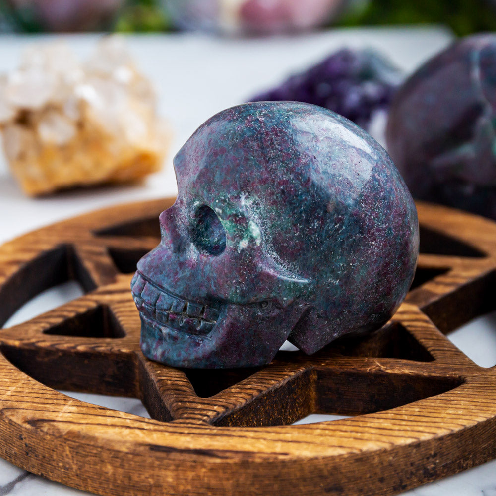 Reikistal Ruby in Kyanite Skull