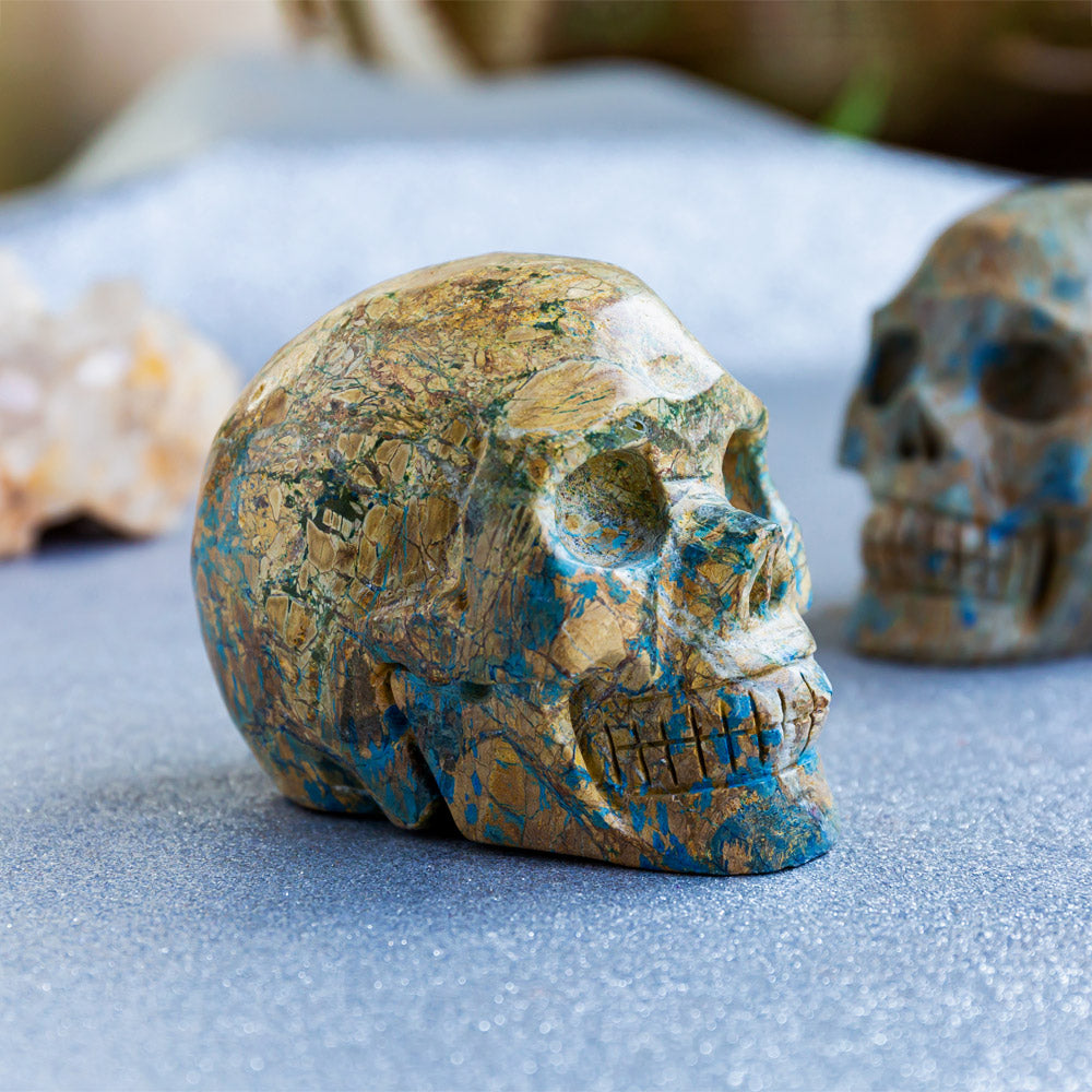 Reikistal Blue Apatite In Jasper Skull