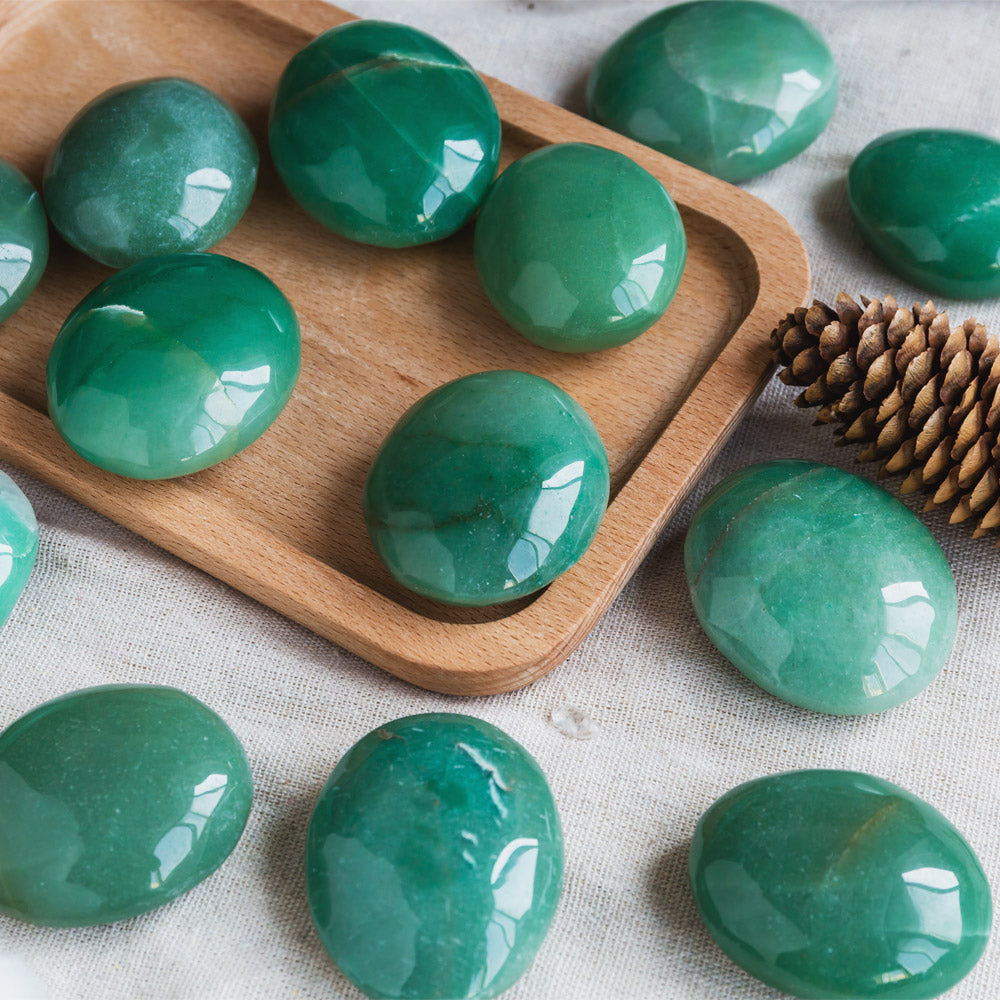 Reikistal Green Aventurine Palm Stone
