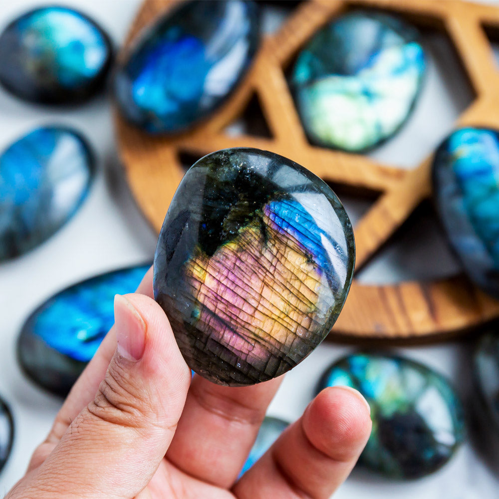 Reikistal Labradorite Palm Stone