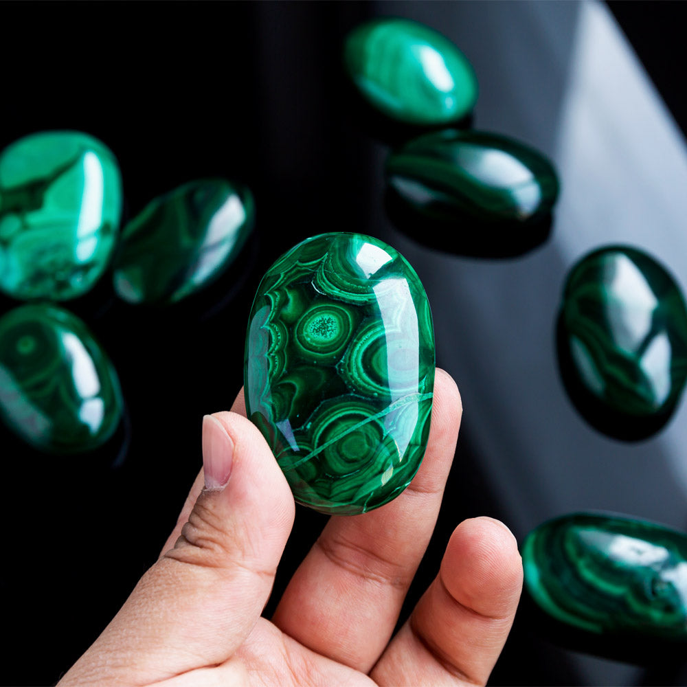 Reikistal Malachite Palm Stone