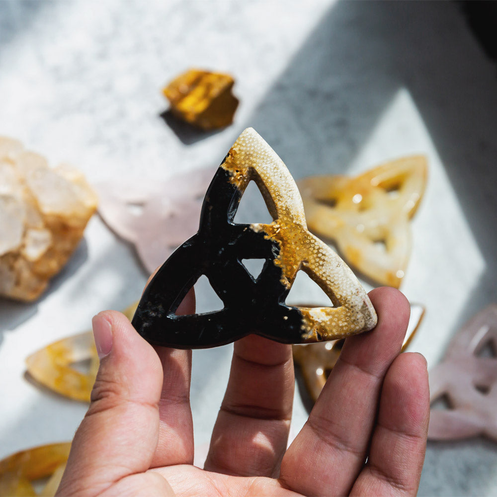 Reikistal Crystal Triangular Knot