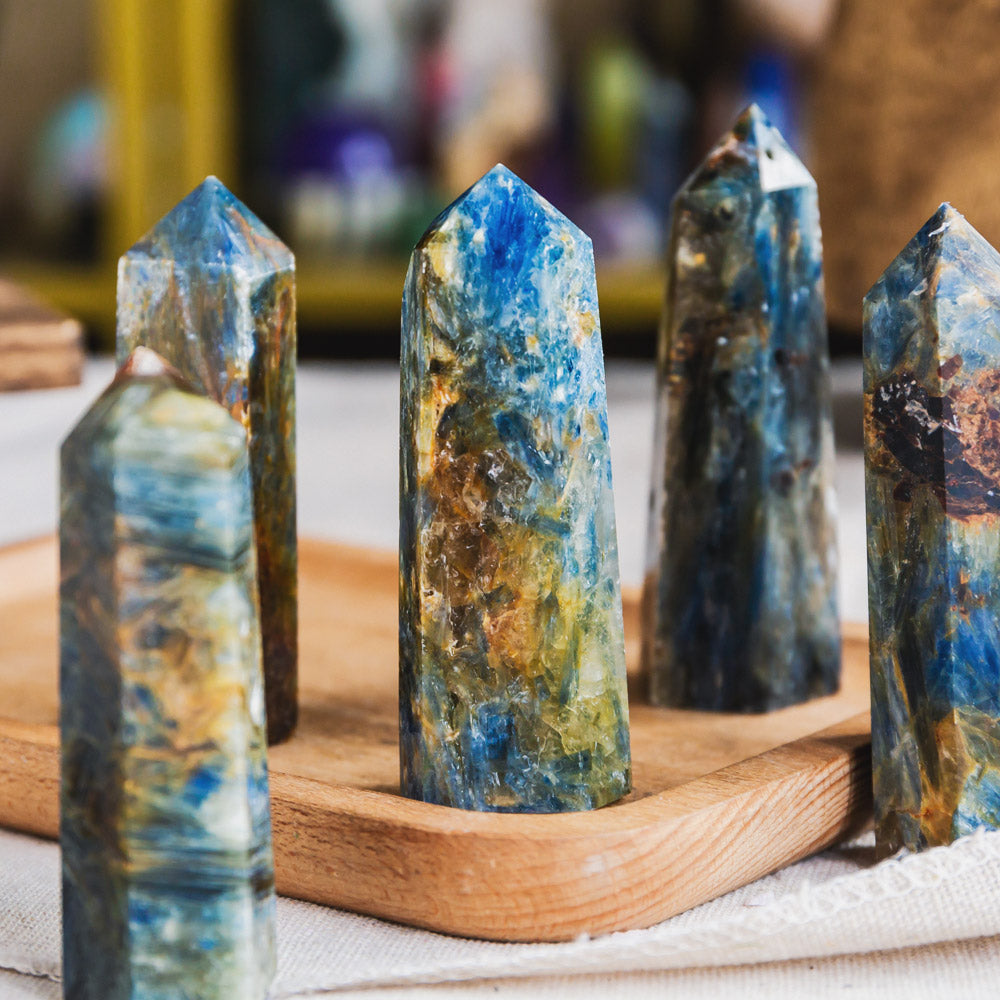 Reikistal Kyanite Point