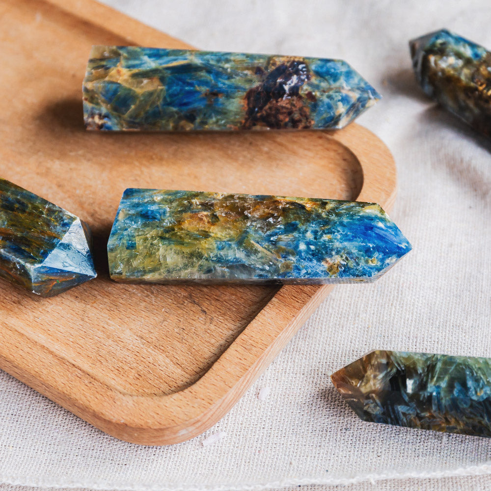 Reikistal Kyanite Point