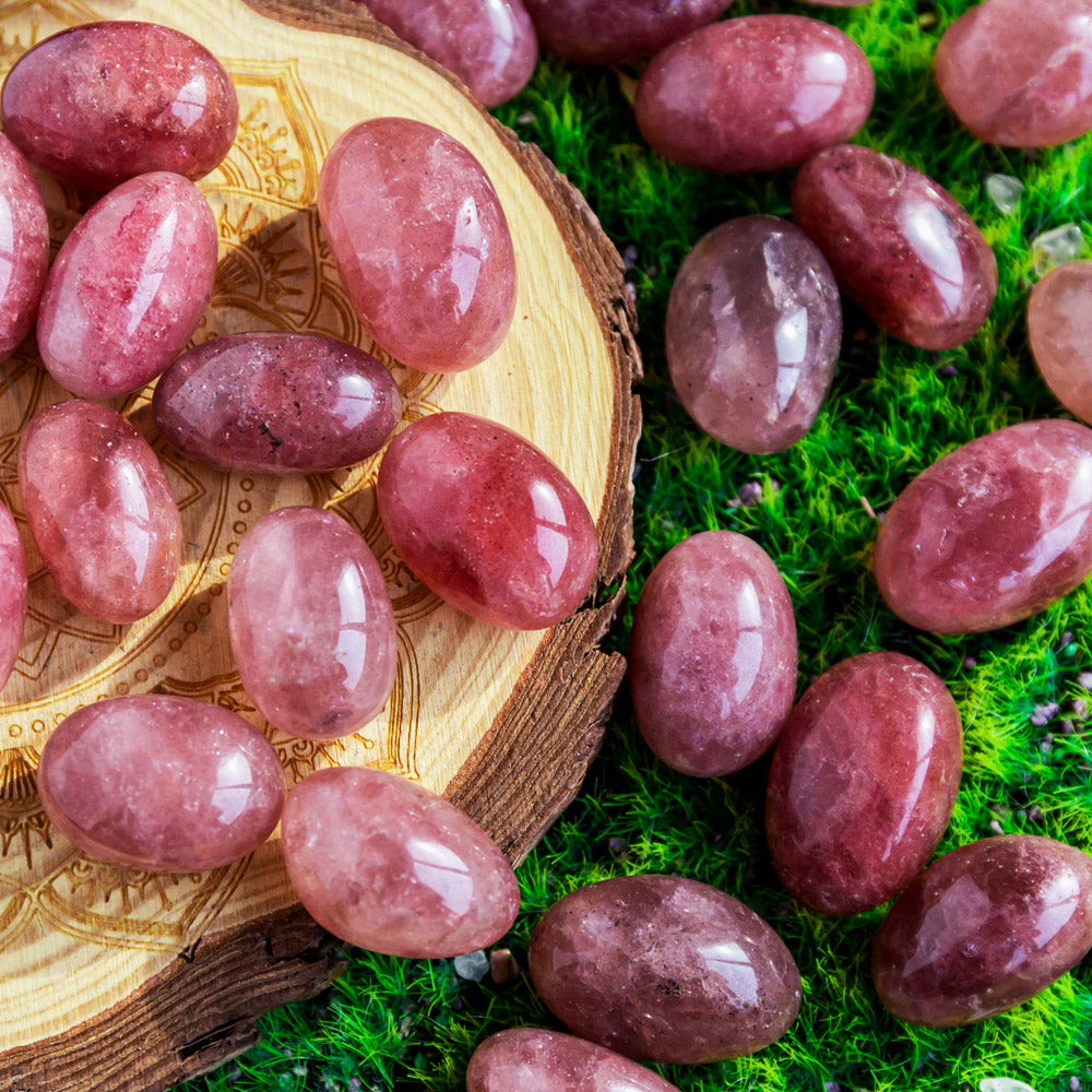 Reikistal Strawberry Quartz Tumbled Stone