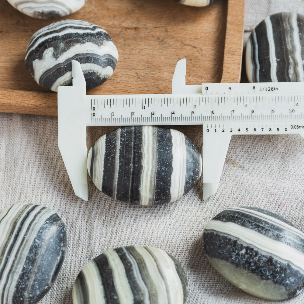 Reikistal Zebra Calcite Palm Stone