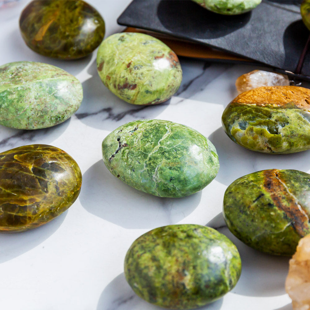 Reikistal Green Opal Plam Stone