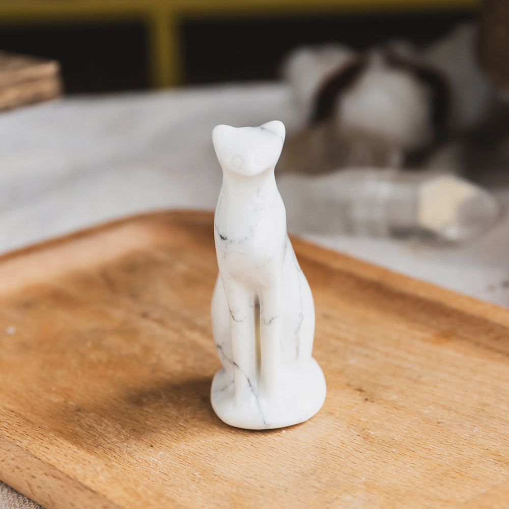 Reikistal Howlite Cat