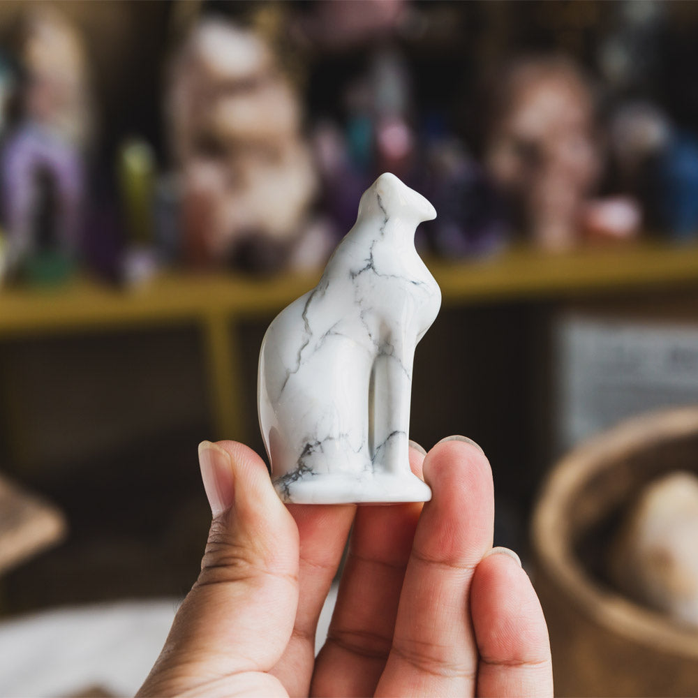 Reikistal Howlite Cat