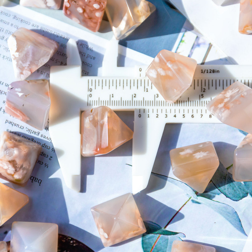 Triangle d’agate de fleur Reikistal