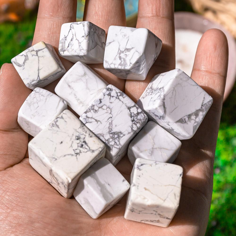 Reikistal Howlite cube