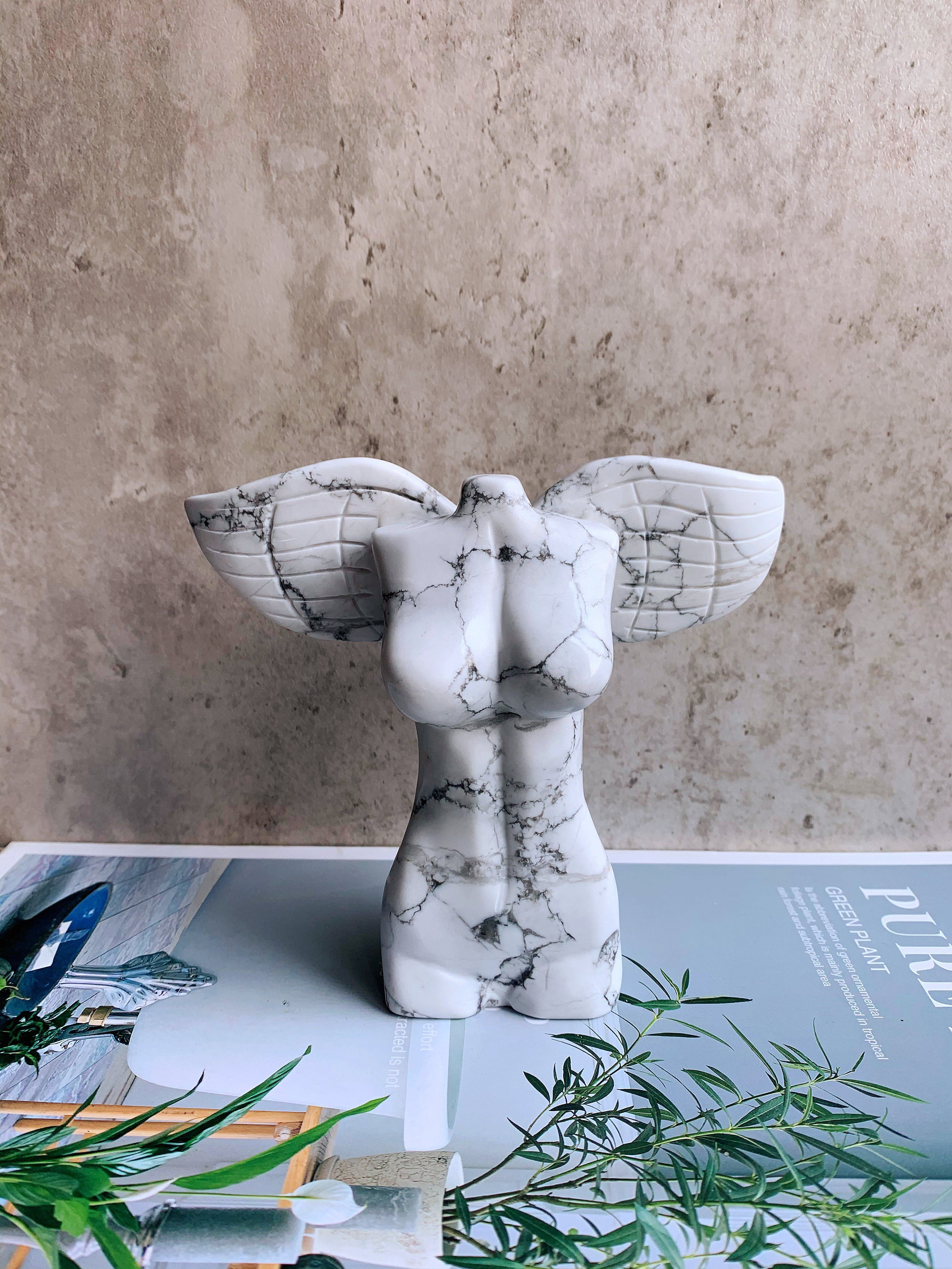 Reikistal Howlite Angel With Wings