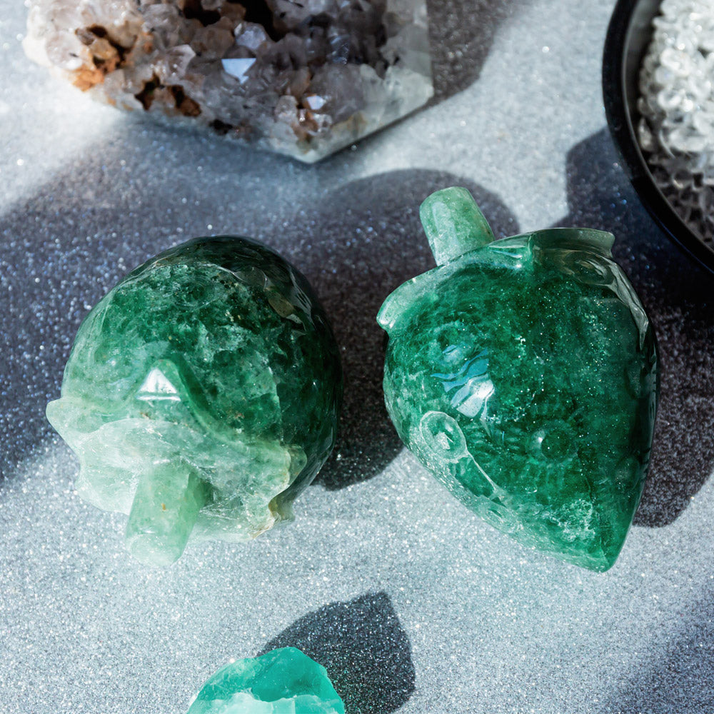 The unique charm of green crystal