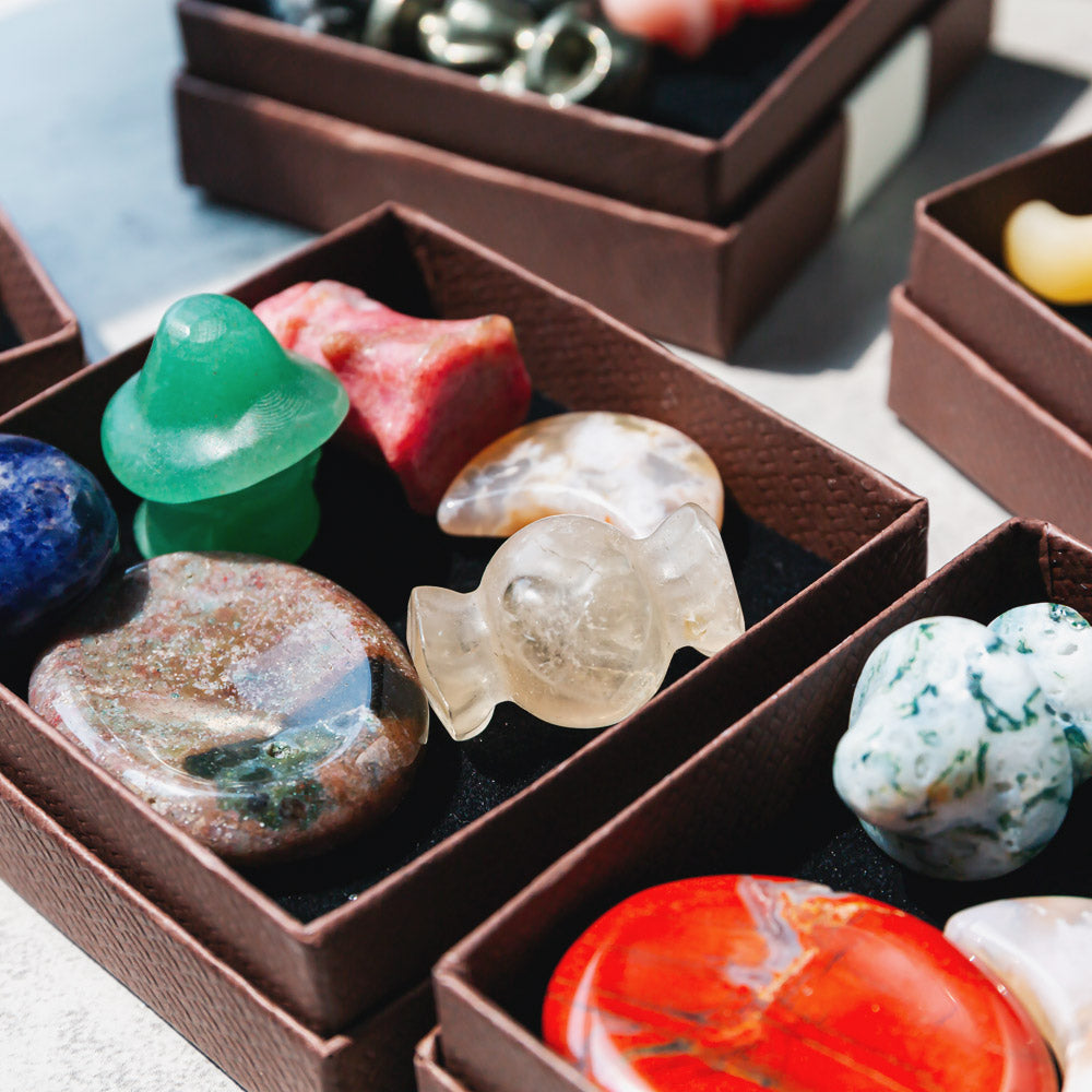 Reikicrystal Halloween Miniature Carving Gift Box - Natural Crystal
