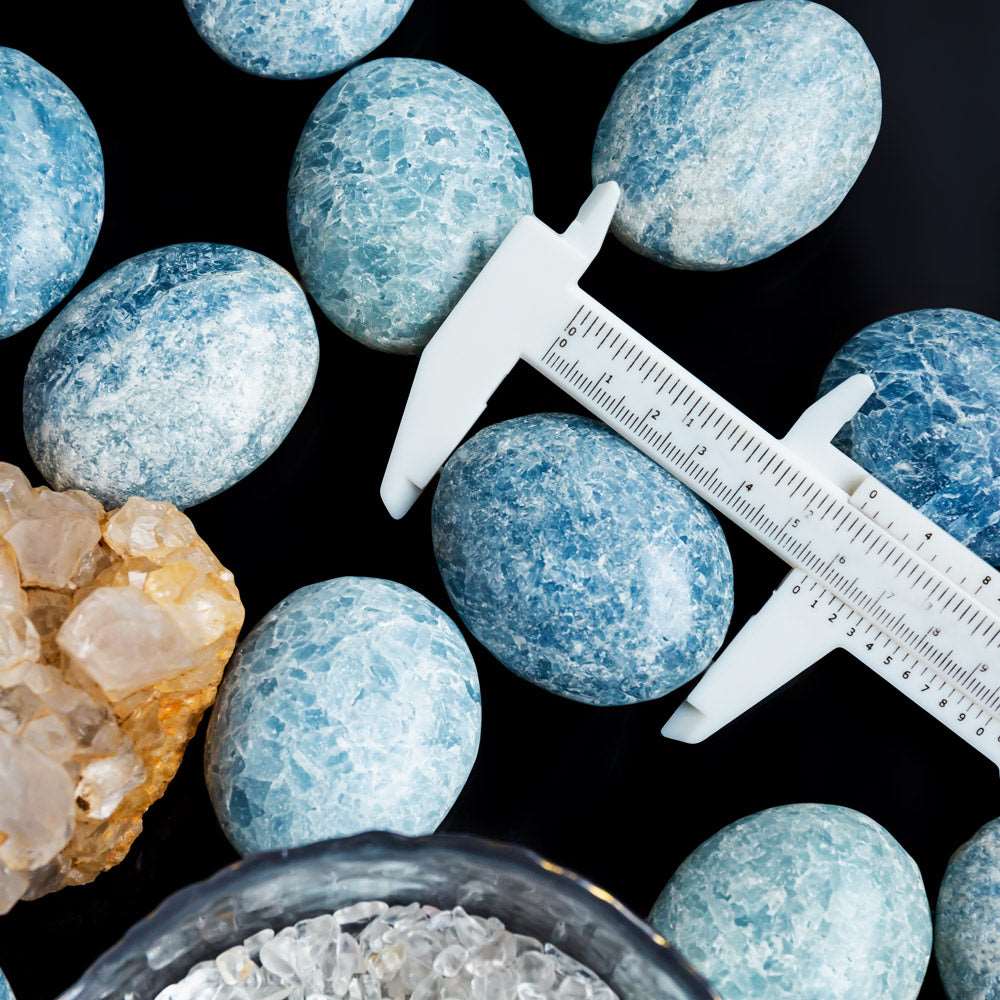 Reikistal Blue Calcite Palm Stone