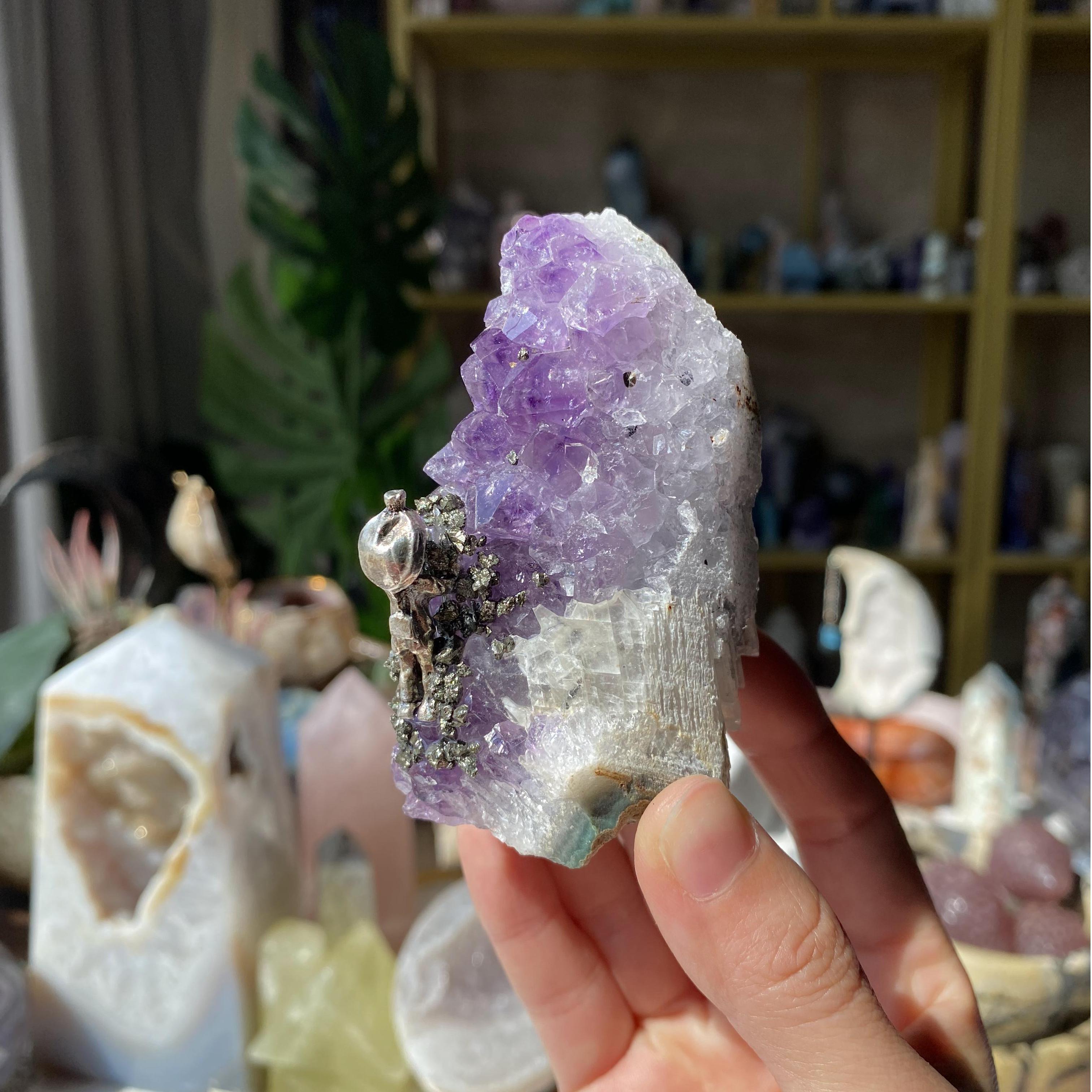 【Weekly Flash Deals】Amethyst Cluster With Miner Carving Free Form Collection