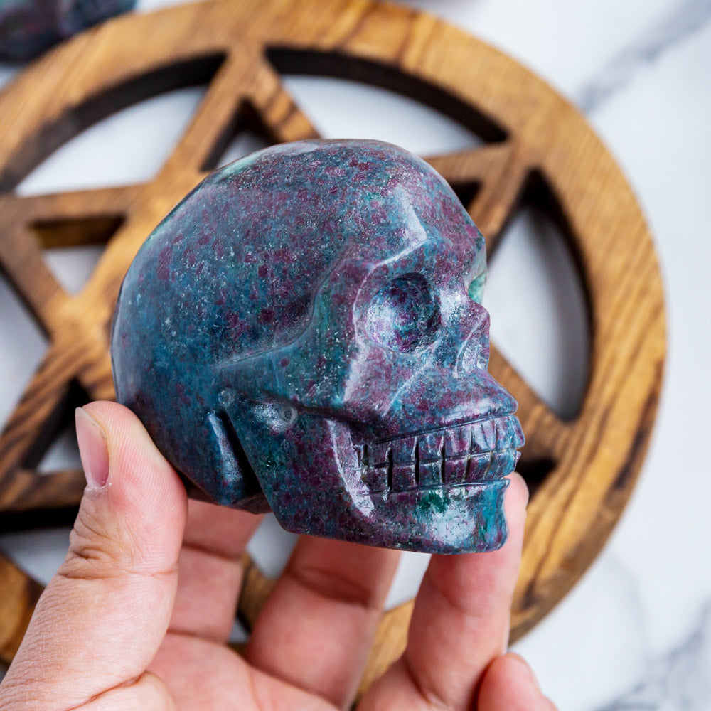 Reikistal Ruby in Kyanite Skull